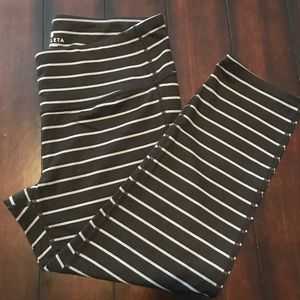 Athleta Chaturanga Striped Capri - size M